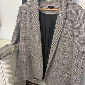 Reitmans size 20 Chic Plaid Blazer. This is so stylish & perfect for any season